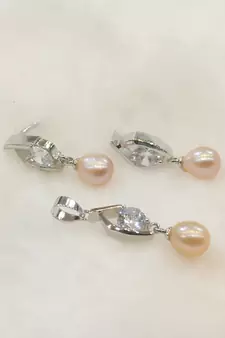 Pink pearl pendants