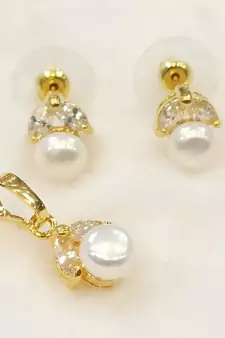 White pearl pendants