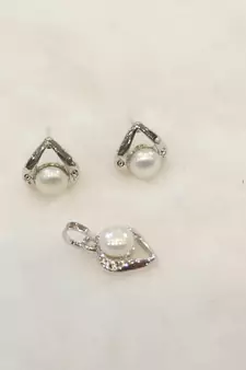 White pearl pendants
