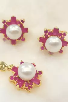 Red pearl pendants