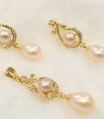 Pink pearl pendants