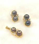 Black pearl pendants