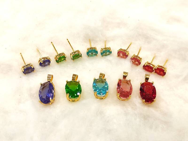 Multicolor diamond pendants