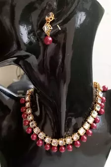 Kundan Maroon necklaces