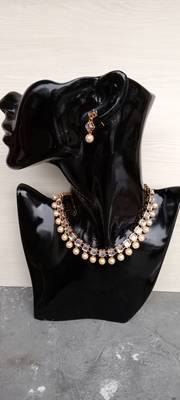 Kundan Beige necklaces 2