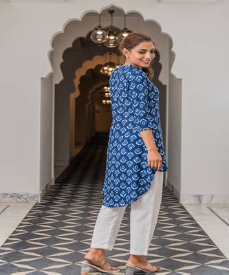 Blue Chand Print Kurta Set 5