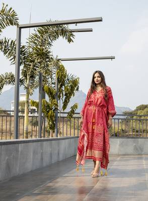 Red colour pure gaji silk bandhani kaftan 5