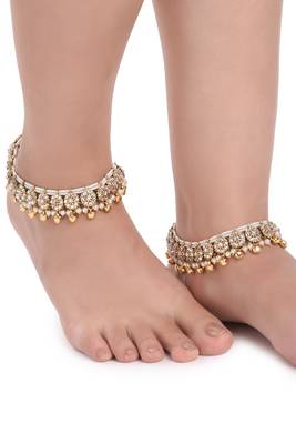 Gold pearl anklets 3