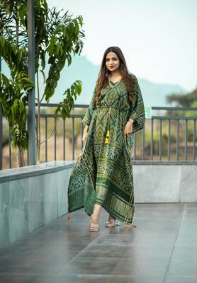 Green colour pure gaji silk bandhani kaftan 3
