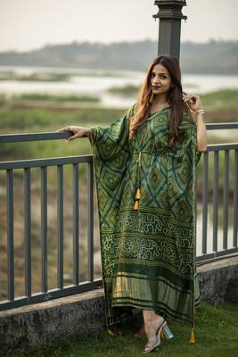 Green colour pure gaji silk bandhani kaftan 5
