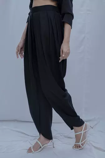 Hiva Tulip Pants In Black