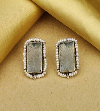 Sangeeta Boochra X Payal Singhal  Pakiza Silver Earring with Pearls 1