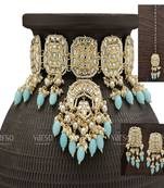 Blue pearl necklaces