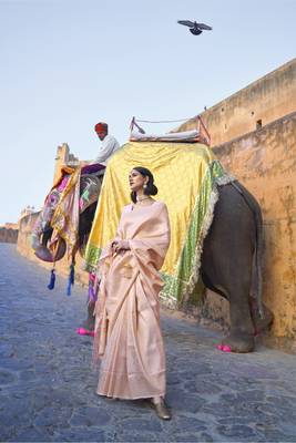 Ivory woven silk saree with blouse 2