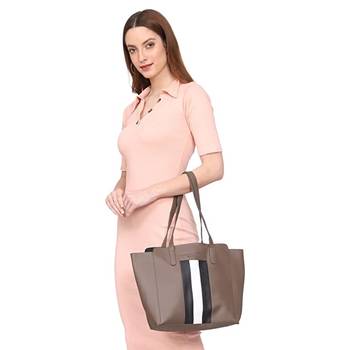 Women Brown Solid Tote Bag 4
