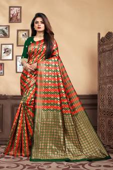Green Woven Silk Blend Saree With Blouse