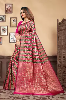 Magenta Woven Silk Blend Saree With Blouse