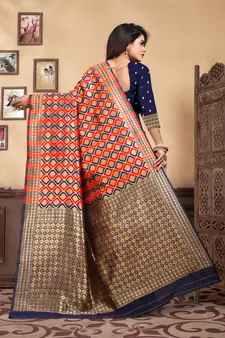 Navy Blue Woven Silk Blend Saree With Blouse