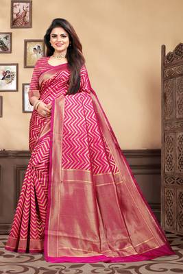 Magenta Woven Silk Blend Saree With Blouse 1
