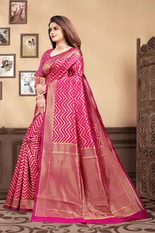 Magenta Woven Silk Blend Saree With Blouse