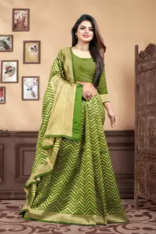 Mehendi Woven Silk Blend Saree With Blouse