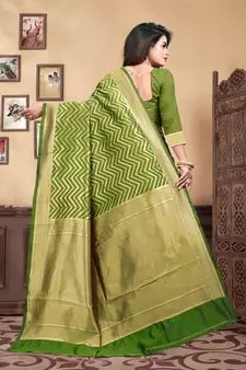 Mehendi Woven Silk Blend Saree With Blouse