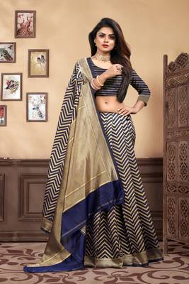 Navy Blue Woven Silk Blend Saree With Blouse 2