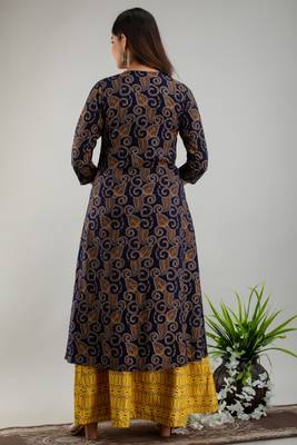 ftDiva Women Paisley Jacketed Top With Skirt & Shrug Set 2
