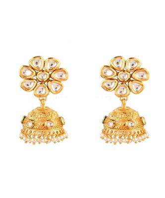 Gold earrings 1