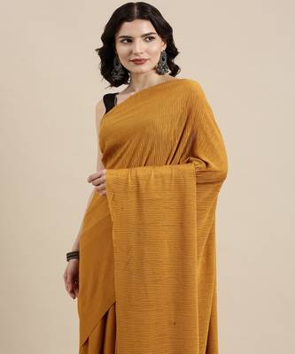 Gold Soft Knitted Lycra With Pleated Pallu Saree With Blouse Piece 4