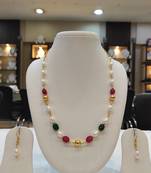 Multicolor pearl necklaces
