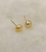 Gold pearl earrings