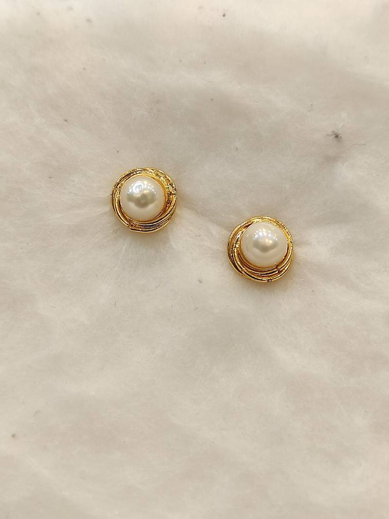 White pearl earrings