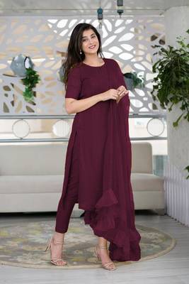 Magenta Poly Rayon Women's Kurta & Pant Set With Ruffle Dupatta 3