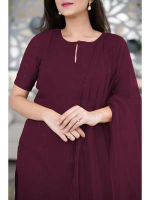 Magenta Poly Rayon Women's Kurta & Pant Set With Ruffle Dupatta 4