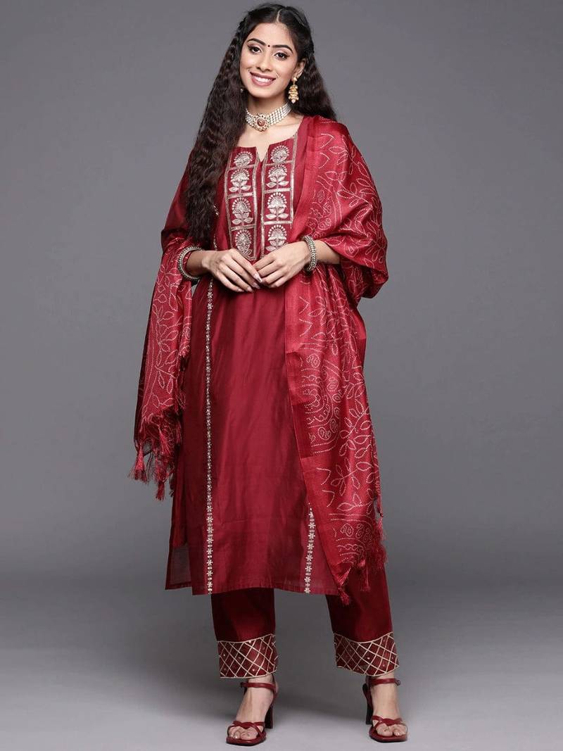 varanga-women-maroon-embroidered-kurta-with-trousers-with-dupatta