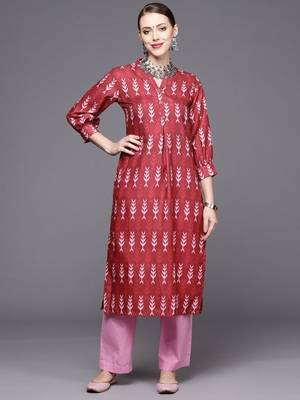 varanga-women-maroon-white-ethnic-motifs-printed-kurt 2