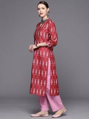 varanga-women-maroon-white-ethnic-motifs-printed-kurt 4