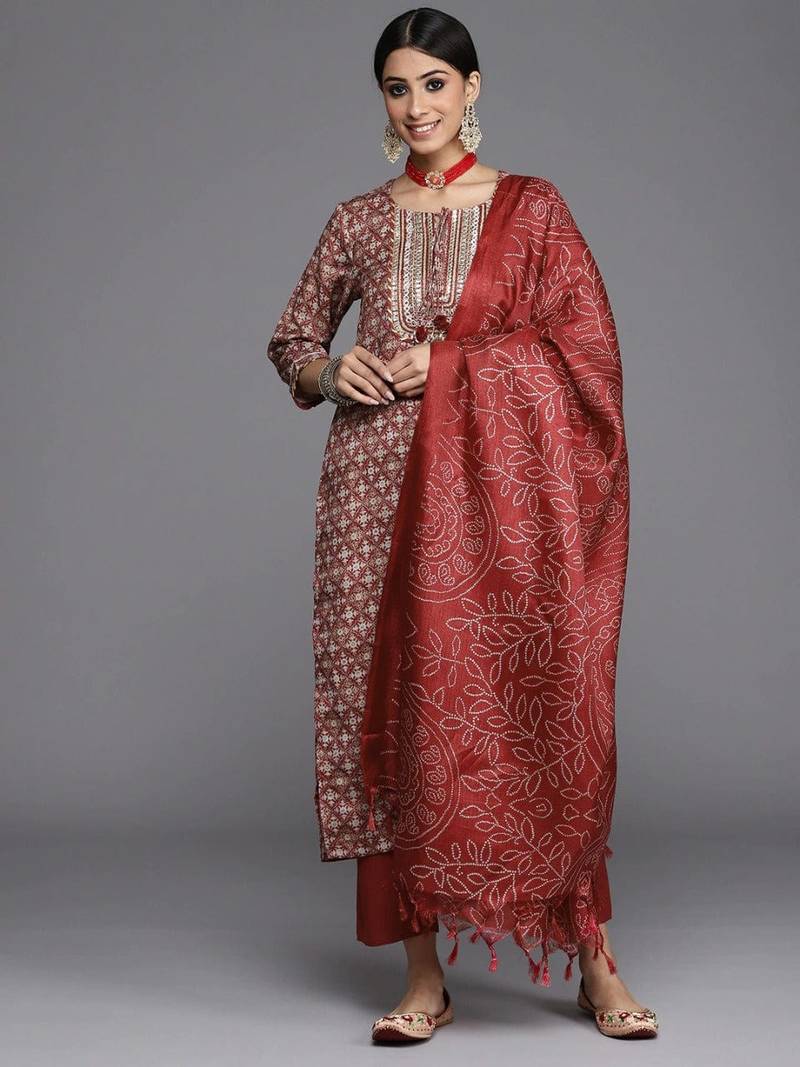 varanga-women-maroon-ethnic-motifs-embroidered-gotta-patti-kurta-with-trousers-dupatta