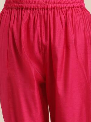 varanga-women-magenta-floral-chanderi-silk-kurta-with-trousers-with-dupatta 2