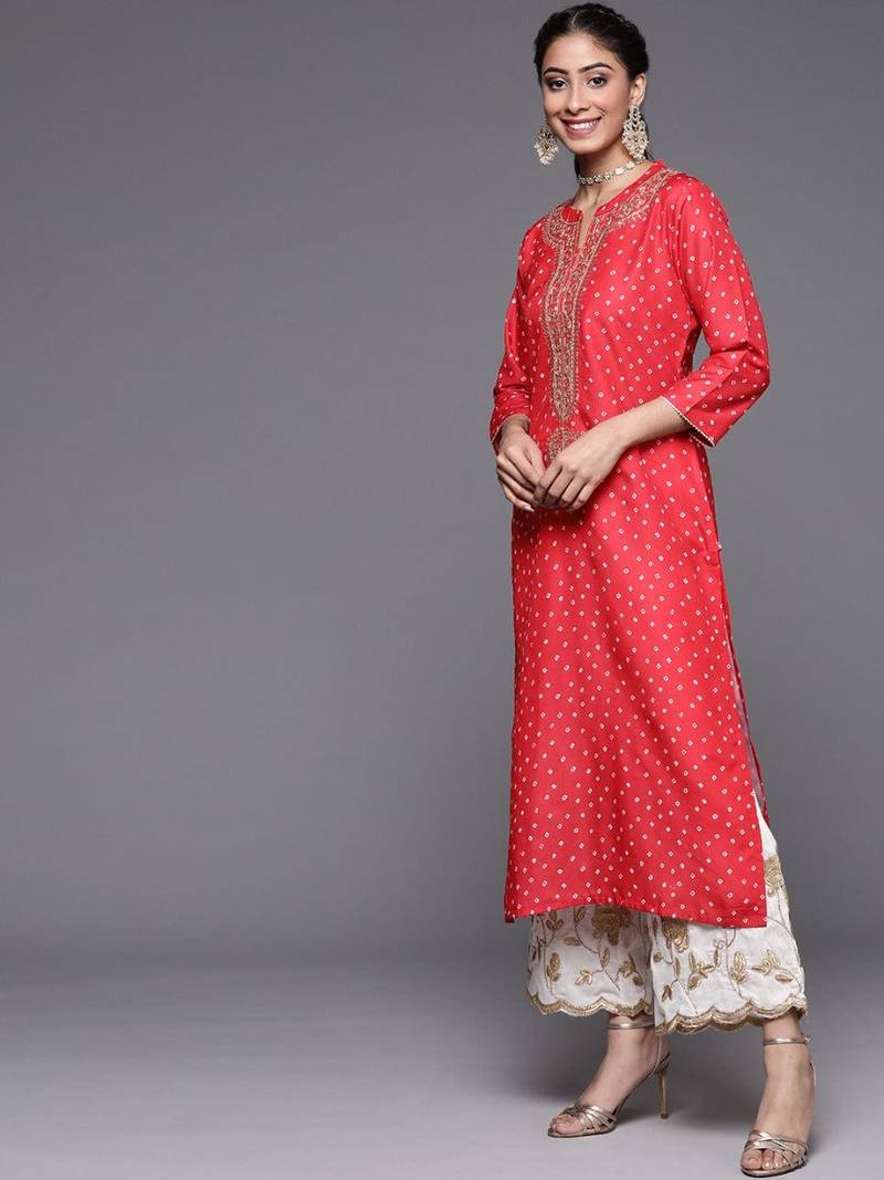 varanga-women-red-bandhani-printed-yoke-design-kurta