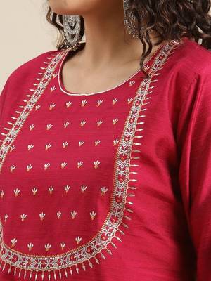 varanga-women-maroon-ethnic-motifs-yoke-design-thread-work-kurta-with-trousers-with-dupatta 3