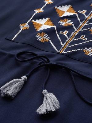varanga-women-navy-blue-yoke-design-thread-work-pure-cotton-kurta-with-trousers 3