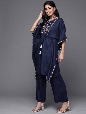 varanga-women-navy-blue-yoke-design-thread-work-pure-cotton-kurta-with-trousers 5