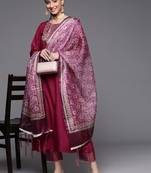 varanga-women-magenta-ethnic-motifs-embroidered-kurta-with-trousers-dupatta
