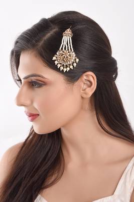 Gold pearl maang-tikka 4