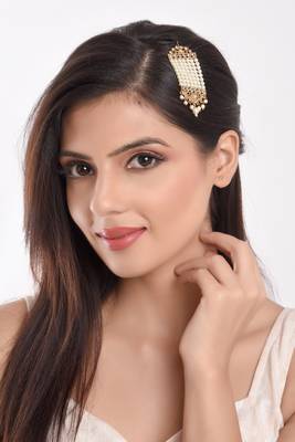 Gold pearl maang-tikka 2