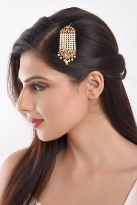 Gold pearl maang-tikka 4