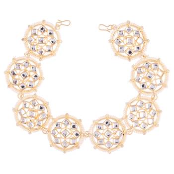 Gold pearl maang-tikka 1