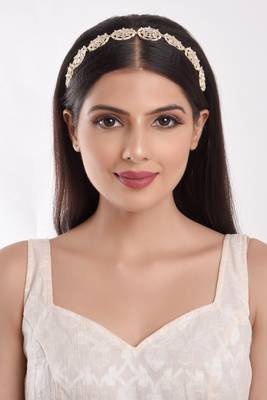 Gold pearl maang-tikka 2